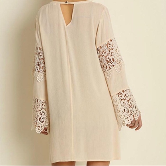 Umgee Cream Boho Crochet Lace Bell Sleeve Dress S - Picture 3 of 8